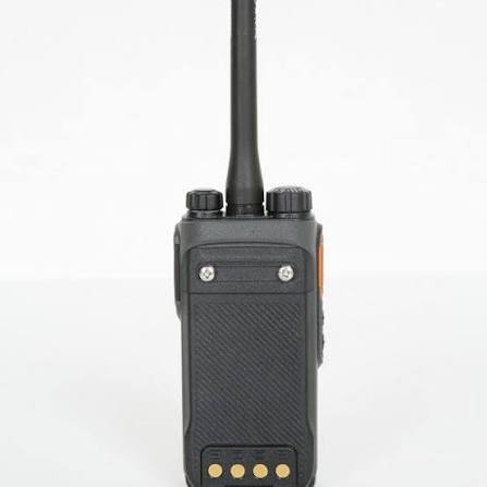 Radio walkie talkie Hytera PD416 DMR Digital y Analógico UHF IP55