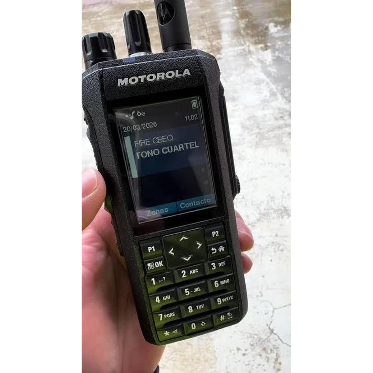 Radio walkie talkie Motorola R7 UHF Digital 1000 canales 4W FKP TIA Compatible